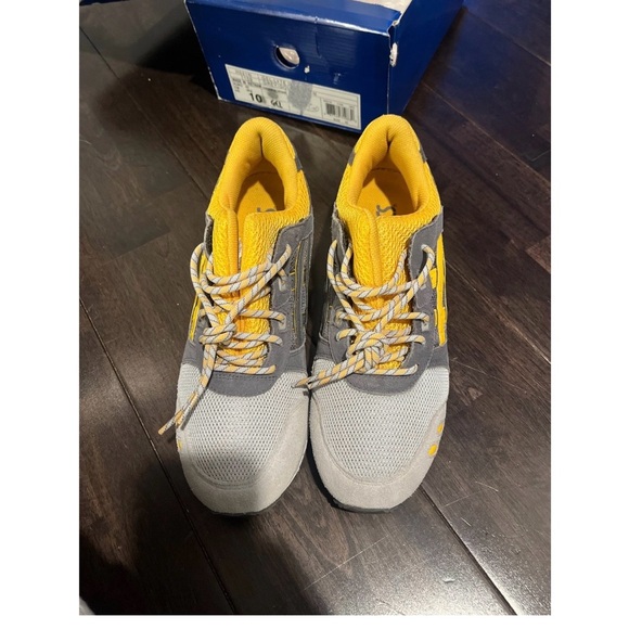ASICS Gel Lyte Sneakers in Gray and Yellow - Picture 2 of 7